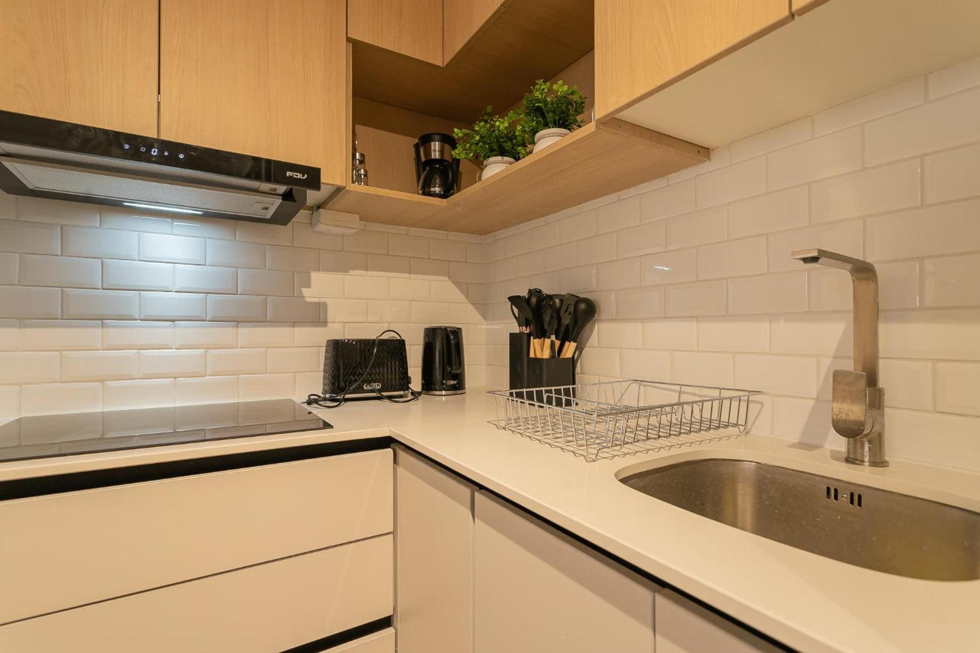 Elegant 2br Experience Condes In Style